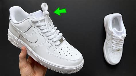 WIE MAN NIKE AIR FORCE 1 FACTORY KNOT SCHNÜRT 